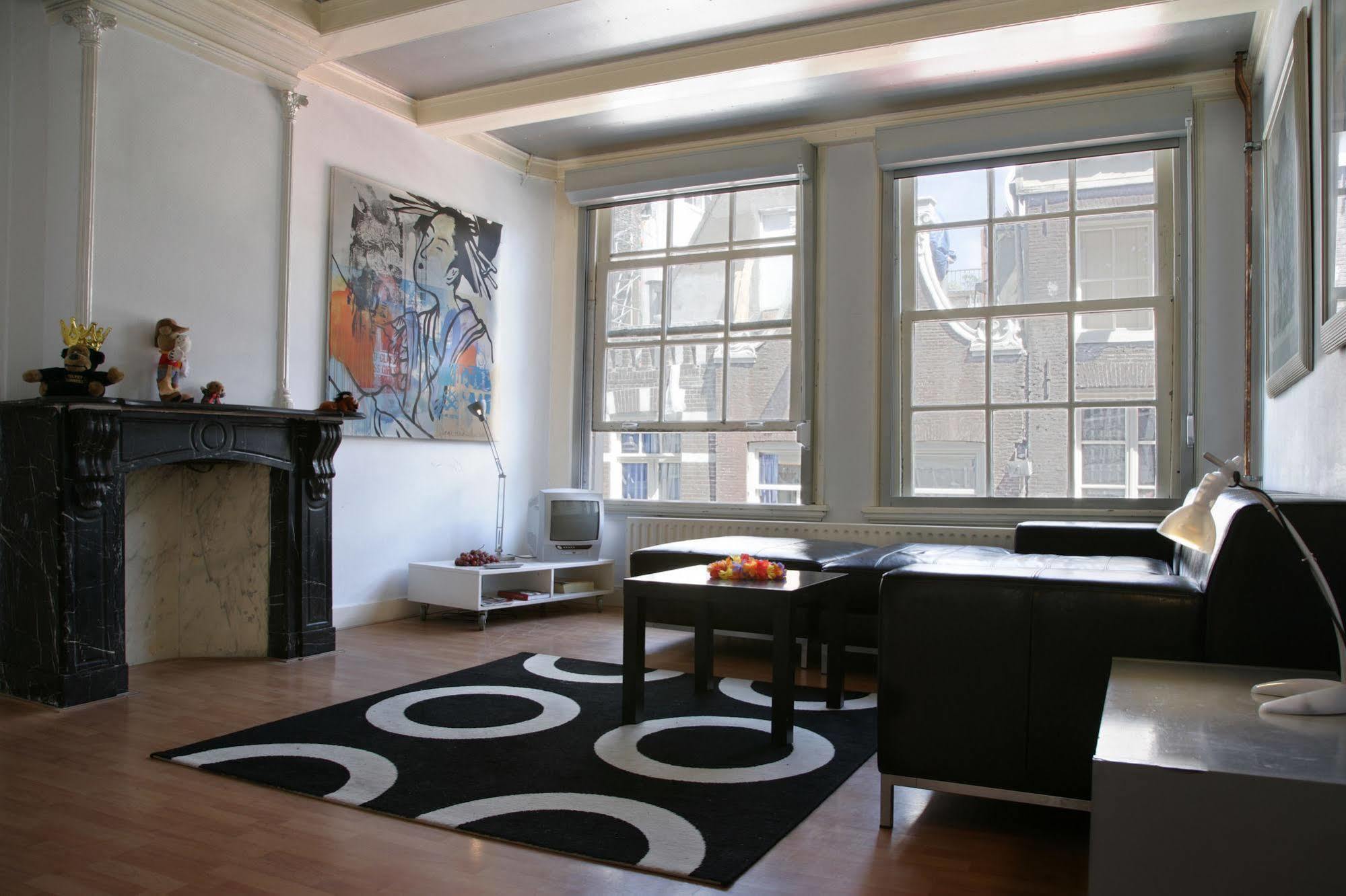Ultraviolet Studios Amsterdam Bagian luar foto